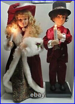 Vtg Animated Christmas Carolers Victorian Couple Dolls Lighted Candlesticks 27